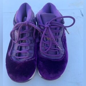 Crush velvet purple Air Jordan 11 Heiress high top size 3Y